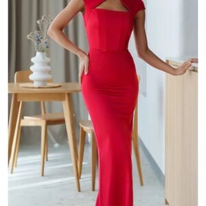 Chic Scarlet Maxi Dress